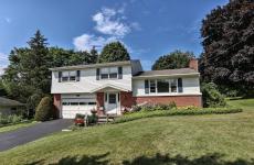 Embedded thumbnail for 19 Indian Hill Dr, Rochester, NY 14624