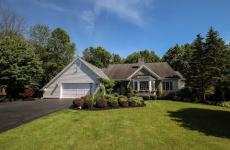 Embedded thumbnail for 4 Olde Prestwick Way, Penfield, NY 14526